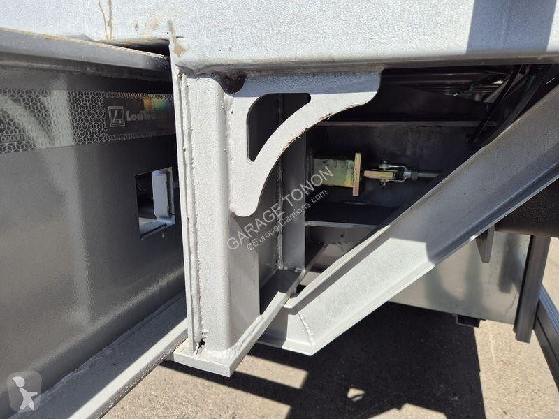 نصف مقطورة Lecitrailer  PLATEAU TWISTLOCKS...