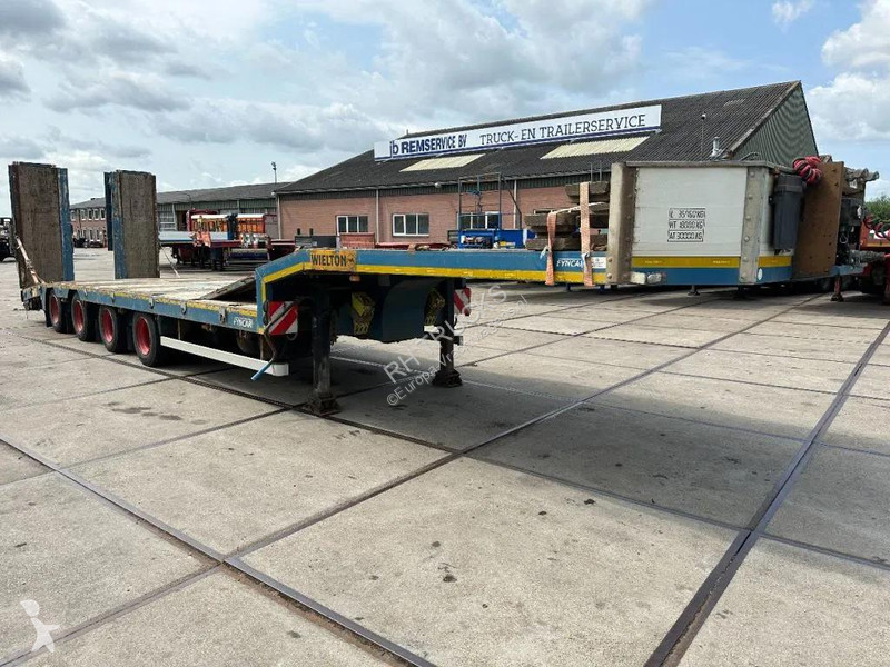 Maskinbæreren Wielton 4 AXLE WITH RAMPS