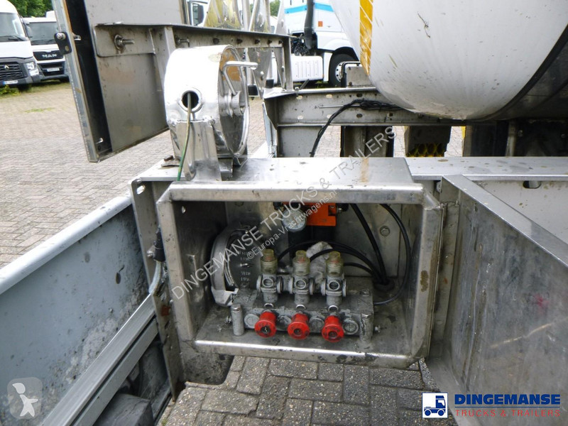 Semi remorque LAG Chemical tank inox L4BH 32.5...