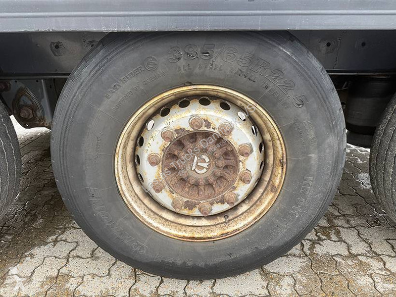 نصف مقطورة Krone Curtainsider / Planenauflieger