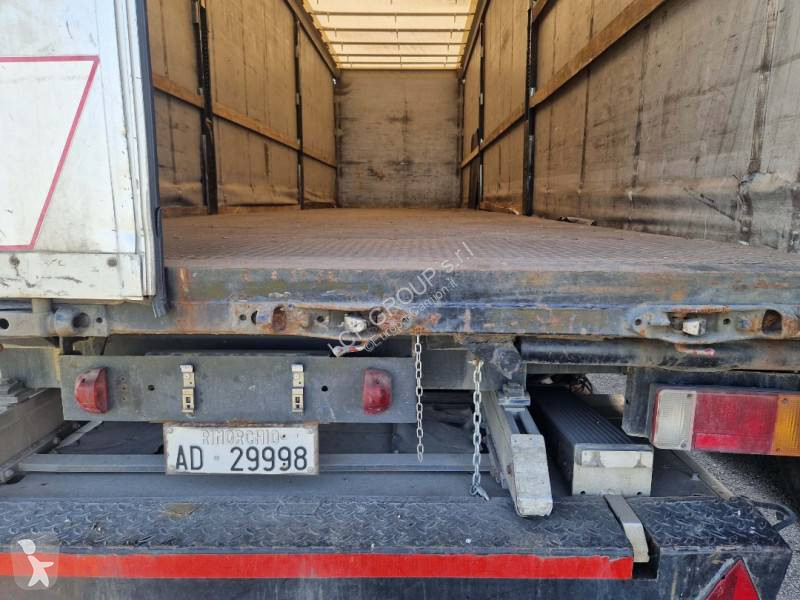 نصف مقطورة Schmitz Cargobull SK010