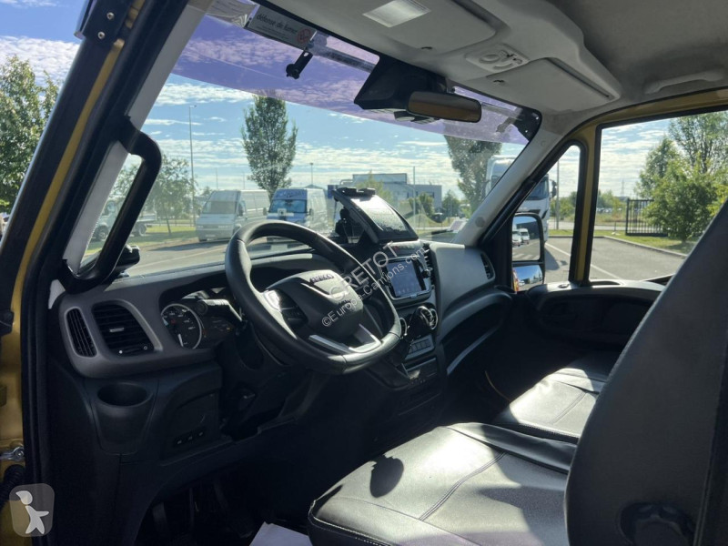 Véhicule utilitaire Iveco DAILY 70C18 D/P Euro6...