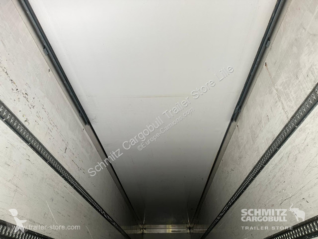 نصف مقطورة Trouillet Semitrailer Dryfreight Mega