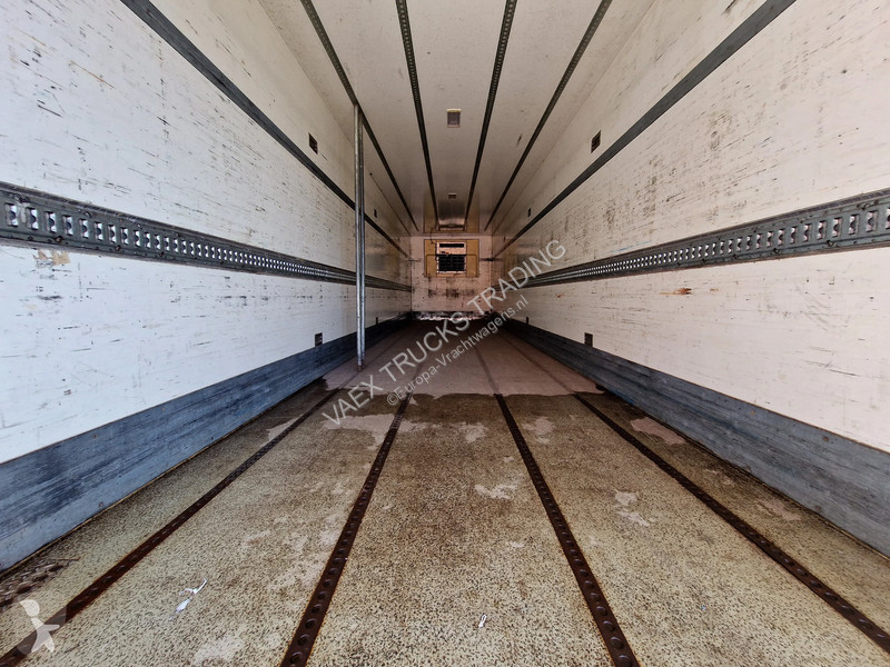 نصف مقطورة Pacton Loadlift - frigo - steering axle