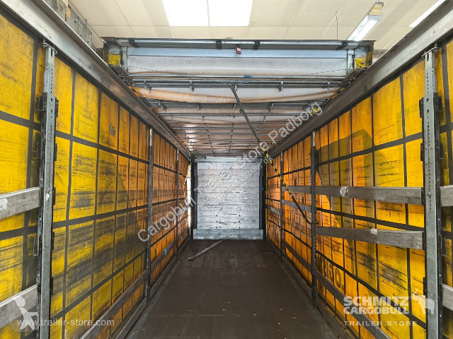 نصف مقطورة Schmitz Cargobull Curtainsider Mega