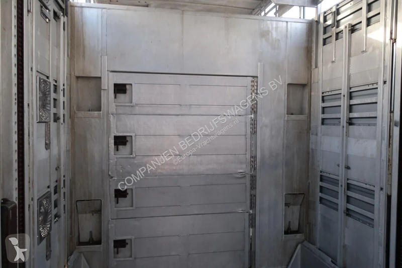 نصف مقطورة Pezzaioli SBA 31 - Cattle transport...