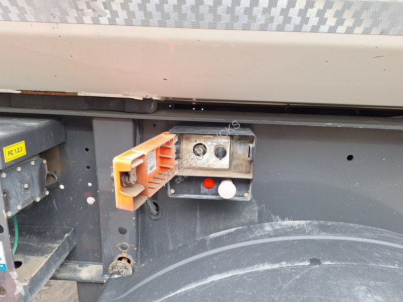 نصف مقطورة Stas SX300CX