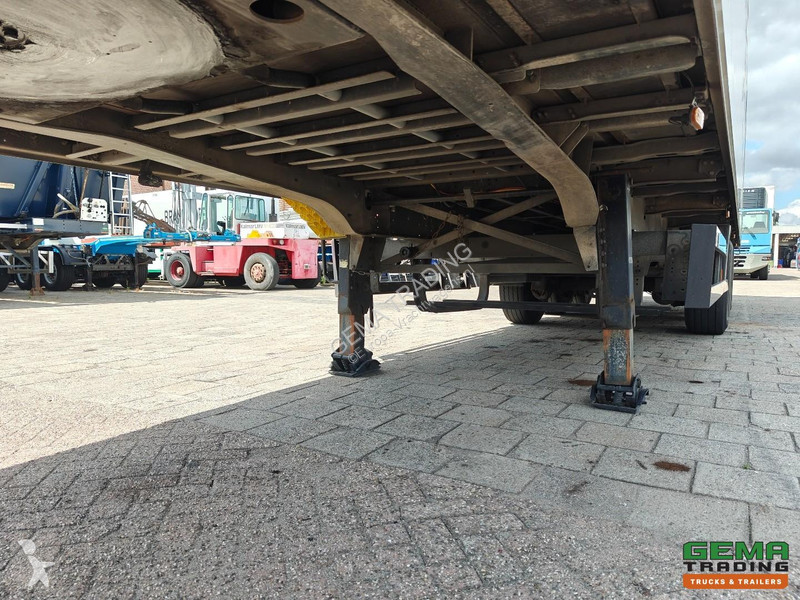 نصف مقطورة Schmitz Cargobull 24 13.6m Insulated...