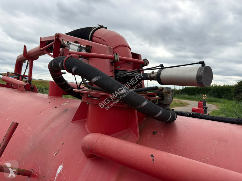 Uitrusting voor vrachtwagens  Twint Vacuum tank