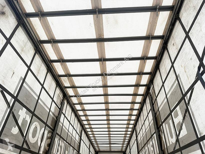 Návěs  4 axle Curtainsider / Planenauflieger
