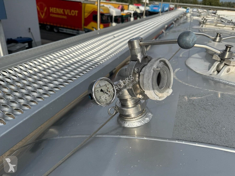 Félpótkocsi LAG O-3-40 02 3 AXLE - 61.000 LITER...