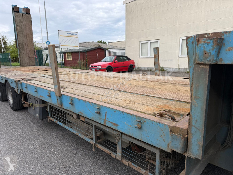Semitrailer Kaiser Tieflader 45 t Hydr. Rampen...