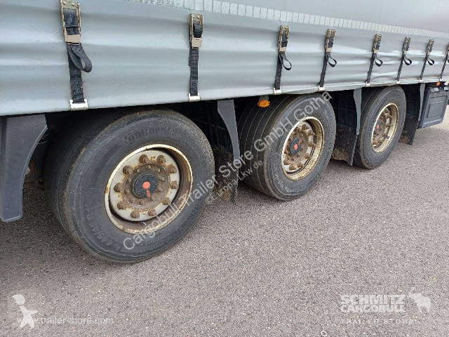 نصف مقطورة Fliegl Curtainsider Mega Getränke