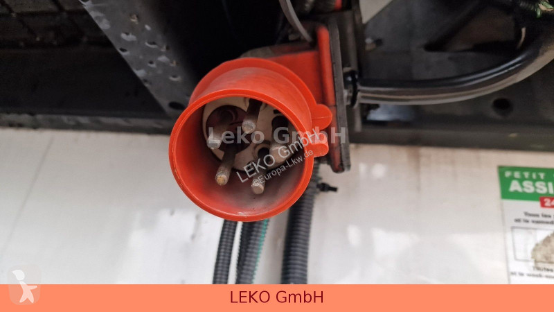 نصف مقطورة Fruehauf Frigo Semi 38T Vector 1850...