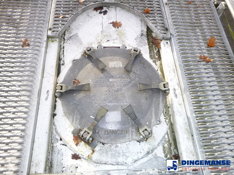 Semiremorca Cobo Powder tank alu 58 m3 (tipping)