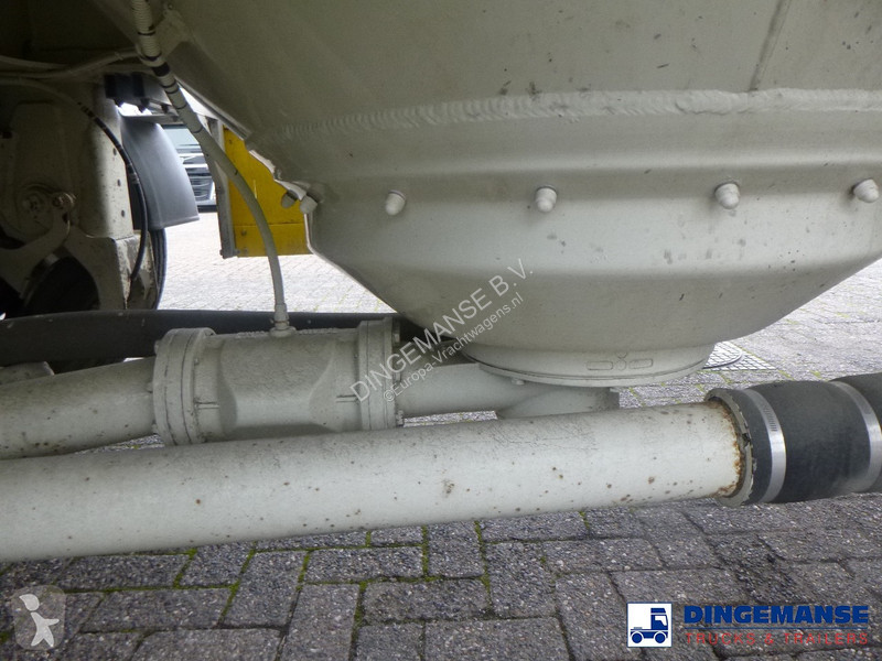 Semiremorca Feldbinder Powder tank alu 40 m3 /...