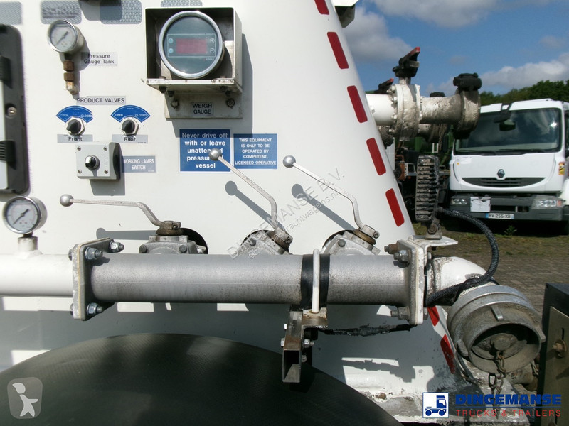 Semiremorca Feldbinder Powder tank alu 36 m3 /...