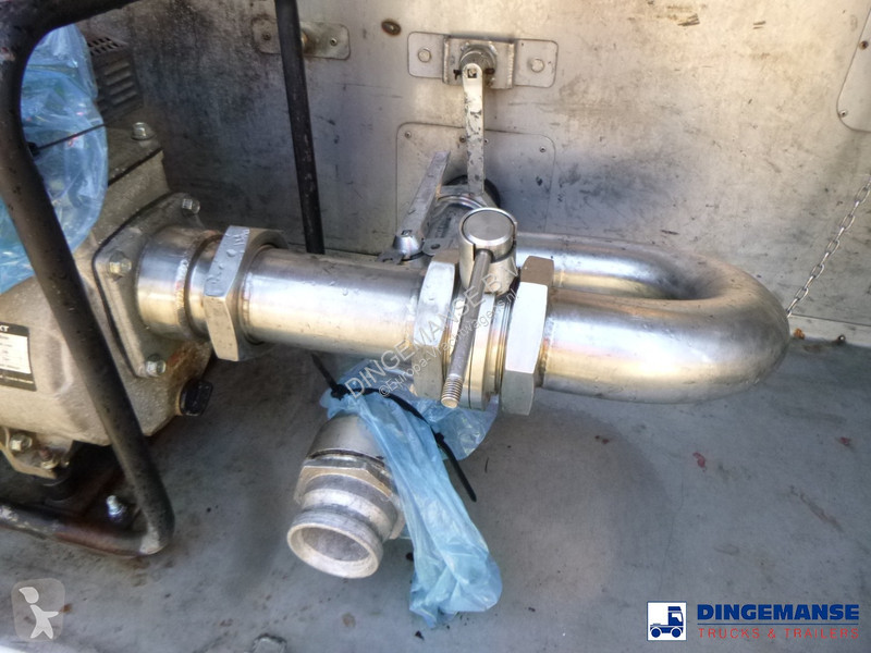 Semiremorca  Food tank inox 30 m3 / 1 comp + pump