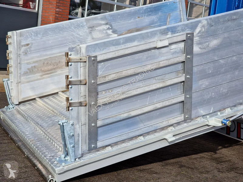 Náves Pezzaioli New 3 stock livestock trailer...