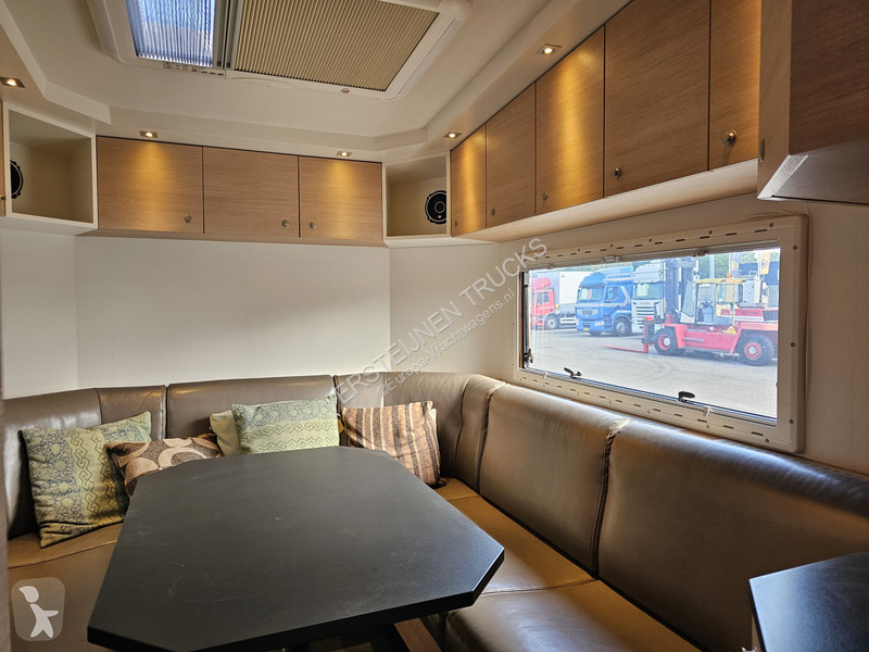 Полуприцеп  CAMPER TRAILER / MOBIL HOME