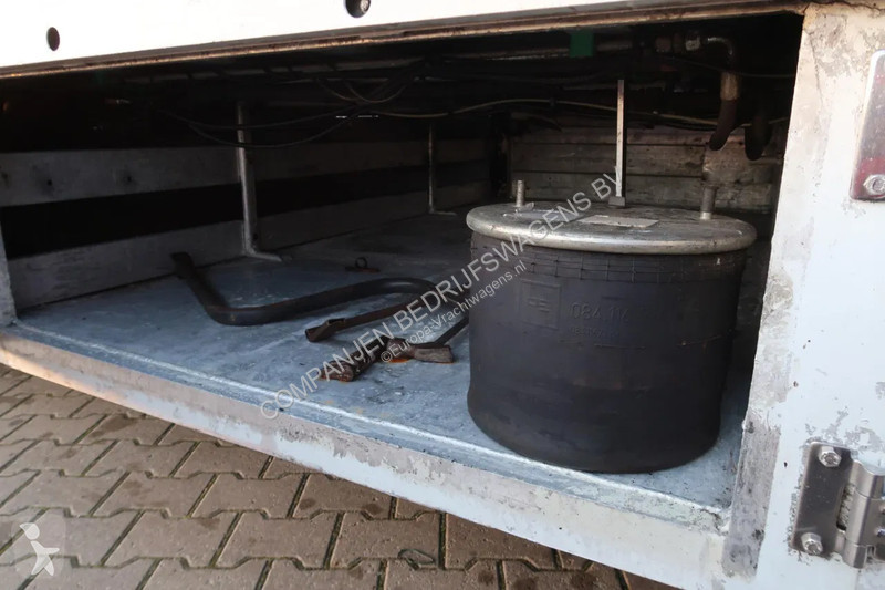 نصف مقطورة Pezzaioli SBA 32 - Cattle transport