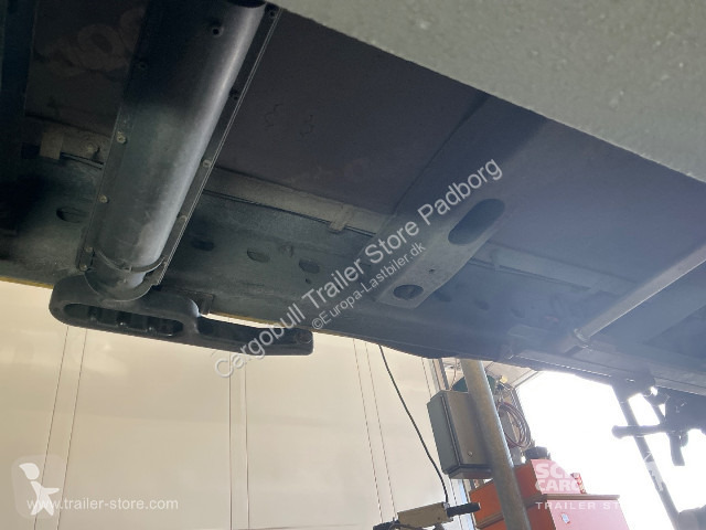 نصف مقطورة Schmitz Cargobull Curtainsider Mega
