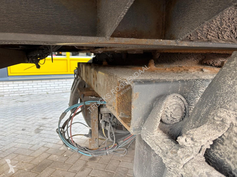نصف مقطورة Schmitz Cargobull 18 + STEERING AXLE...