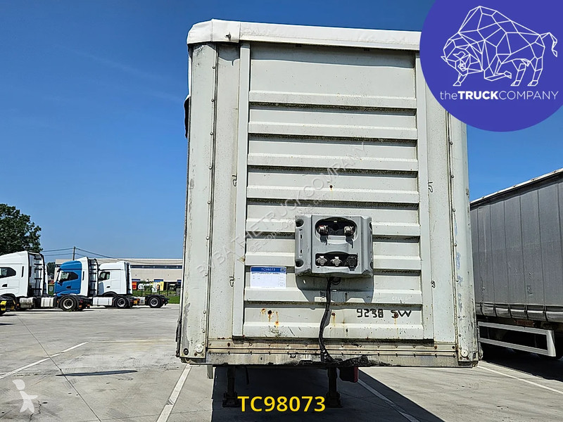 نصف مقطورة Fruehauf