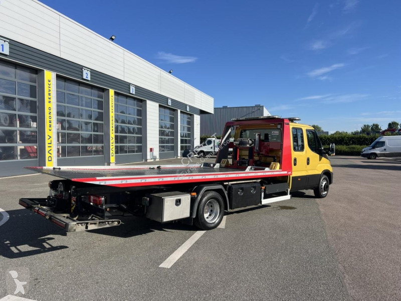 Véhicule utilitaire Iveco DAILY 70C18 D/P Euro6...