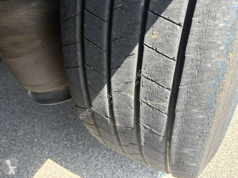 نصف مقطورة Krone