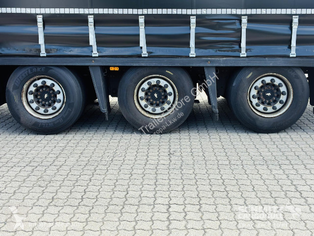 نصف مقطورة Schmitz Cargobull Curtainsider Mega...