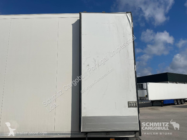 نصف مقطورة Schmitz Cargobull Semitrailer Reefer...