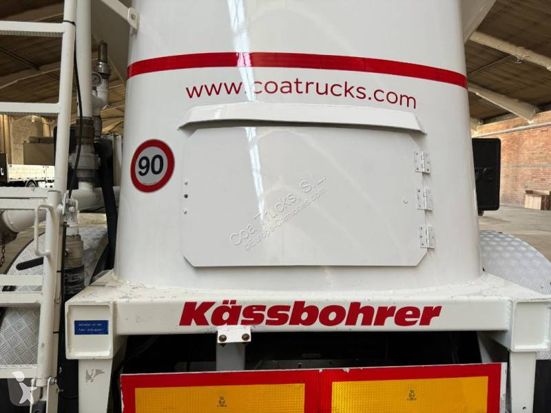 نصف مقطورة Kässbohrer SSL