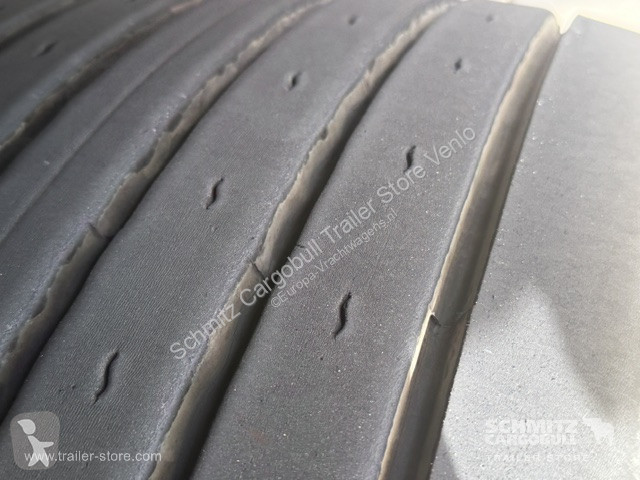 نصف مقطورة Schmitz Cargobull Curtainsider Mega
