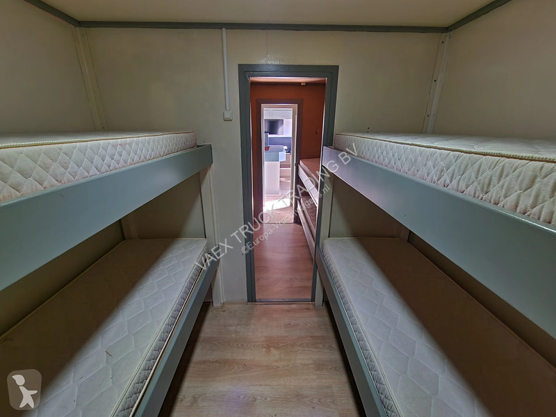 Полуприцеп  913- Camper trailer - 8 bed - Bar -...