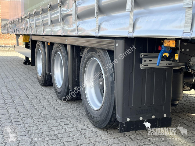 Schmitz Cargobull Curtainsider Mega Getränke...