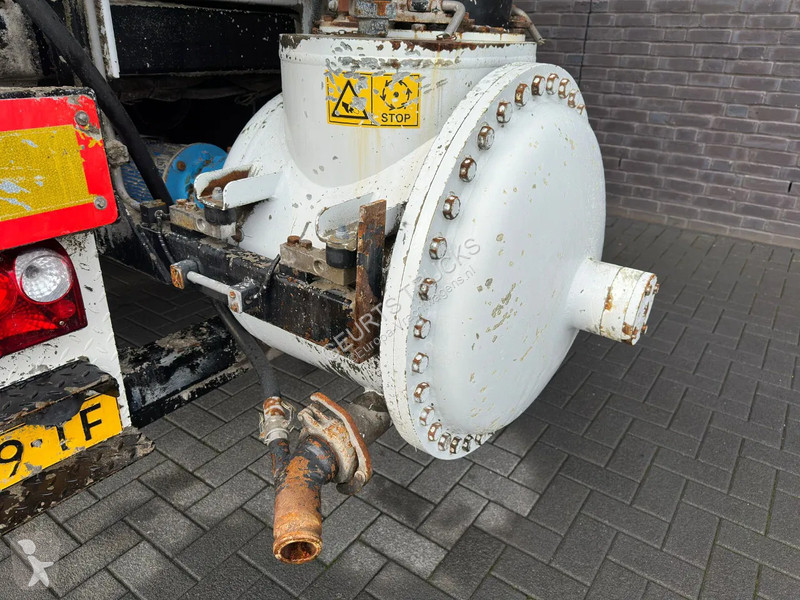Semiremorca  F3.20 CEMENTDEKVLOER...