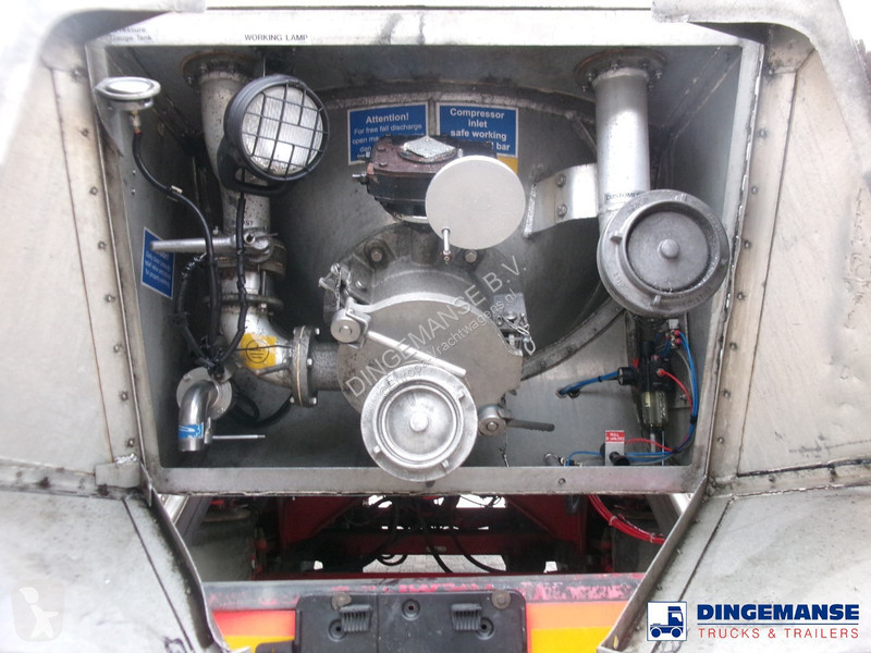 Semiremorca Feldbinder Powder tank alu 41 m3...