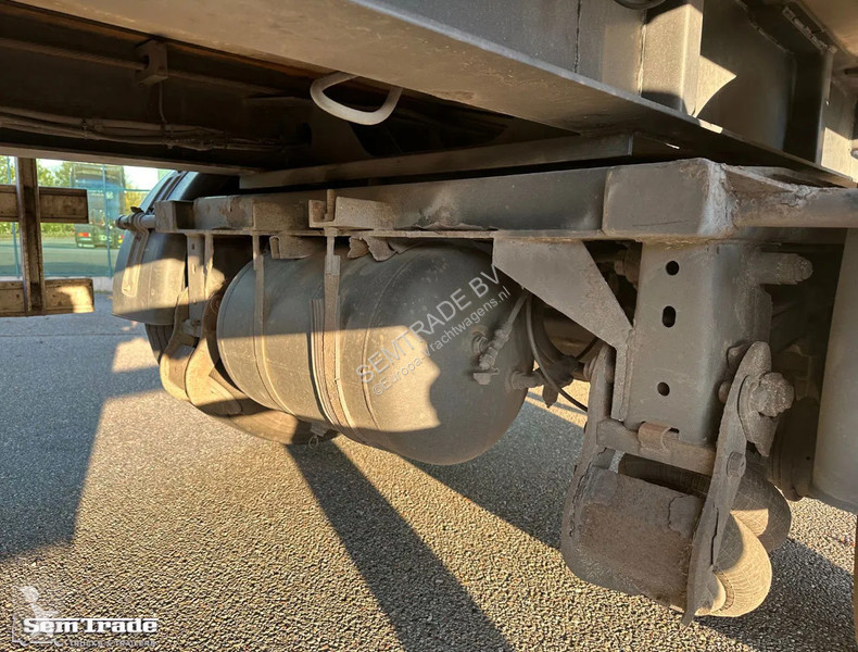 Semitrailer Chereau RENDERS CARRIER MAXIMA 1300...