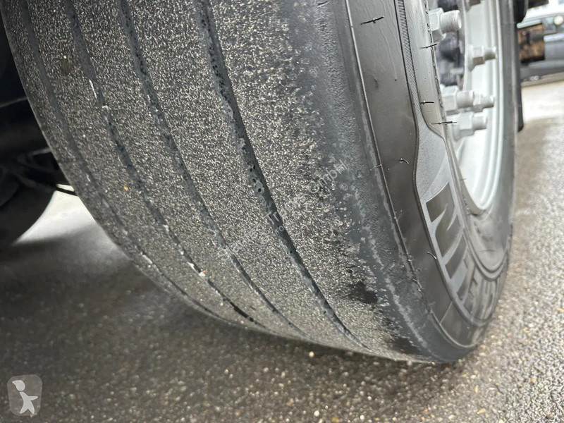 Semitrailer Schwarzmüller 3-Achs Tautliner...