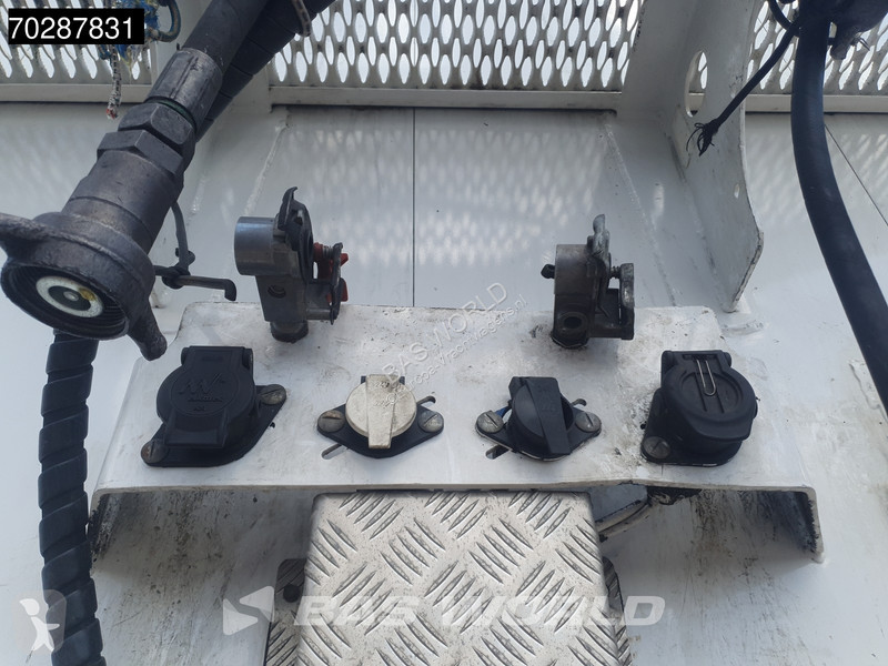 Semiremorca Carnehl CSS/AL 3 axles 8mm Liftachse