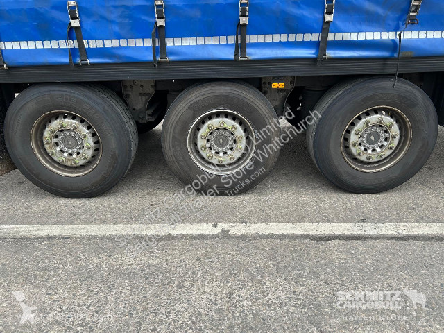 نصف مقطورة Schmitz Cargobull Curtainsider...