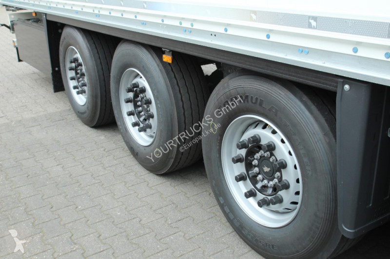 نصف مقطورة Schmitz Cargobull Koffer    DS...