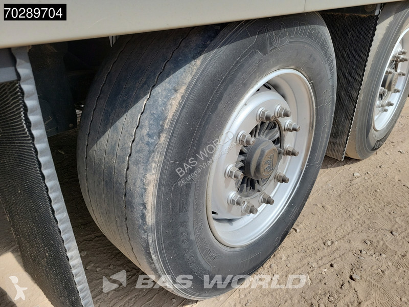 Semitrailer Chereau Thermo King SLXi 300 3 axles