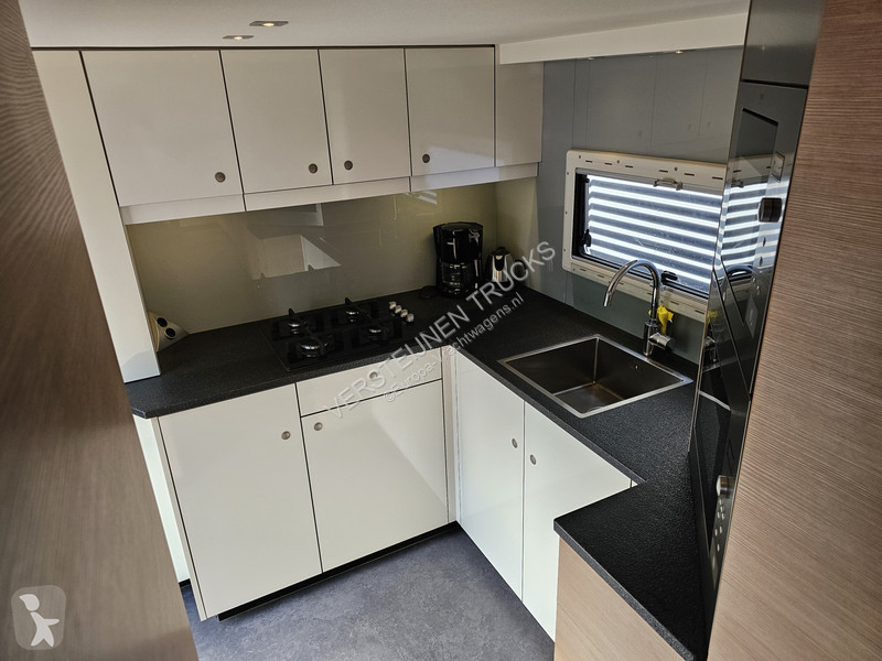Полуприцеп  CAMPER TRAILER / MOBIL HOME