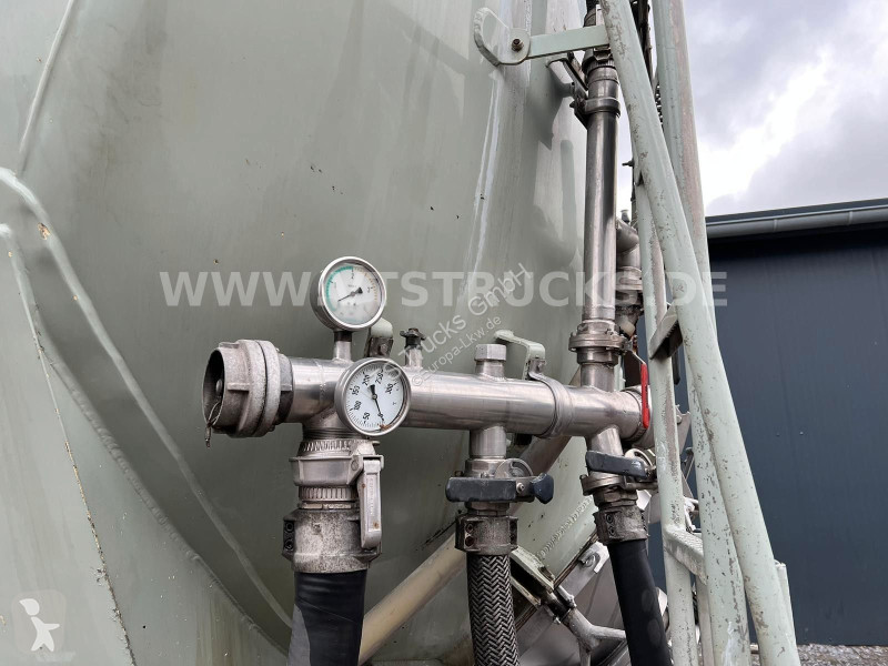 نصف مقطورة Kässbohrer SSK60 Kippsilo
