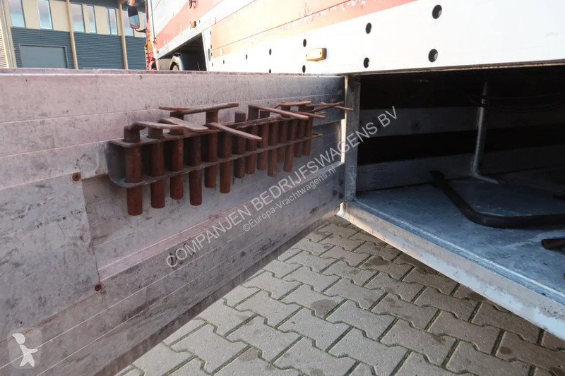 نصف مقطورة Pezzaioli SBA 32 - Cattle transport
