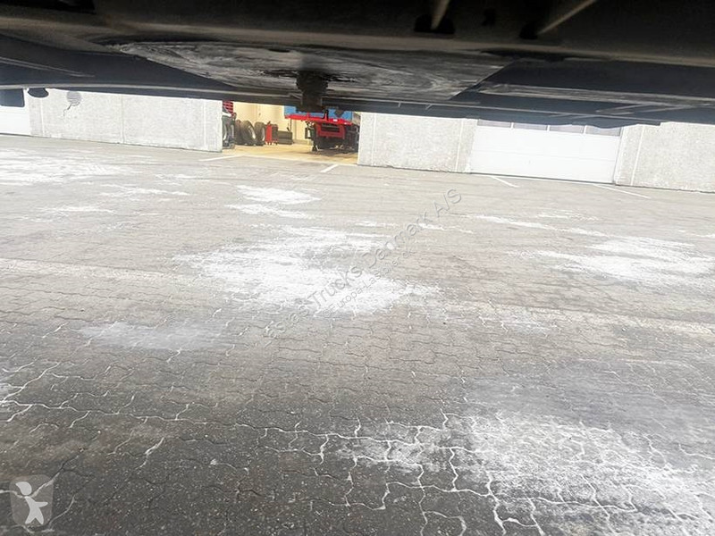 نصف مقطورة Kel-Berg Curtainsider / Planenauflieger