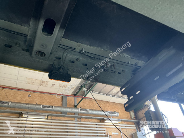 نصف مقطورة Schmitz Cargobull Curtainsider Mega