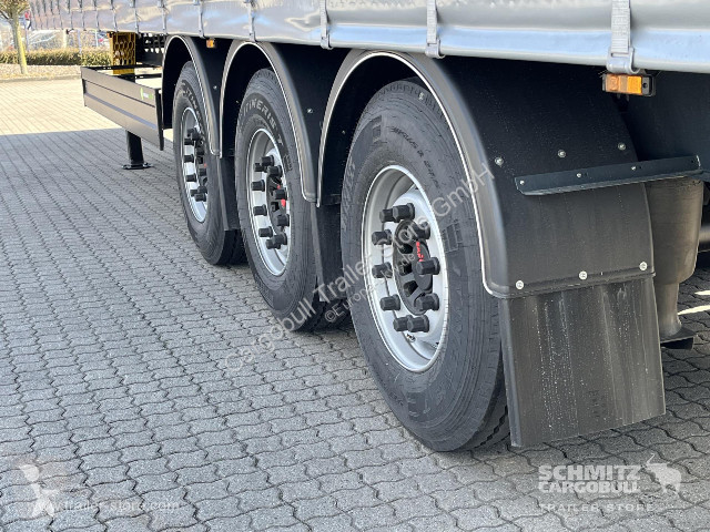 نصف مقطورة Berger Curtainsider Standard Getränke